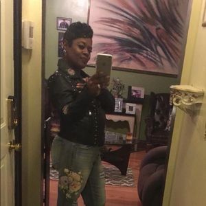 Meet your Posher, Denise